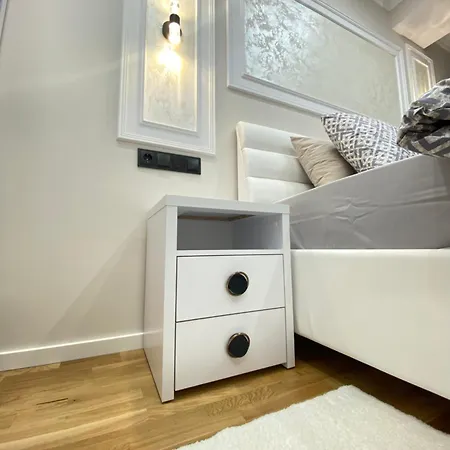 Rentnow White And Cozy In Center, Parking Chisinau