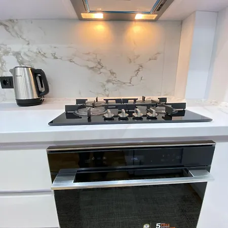 Rentnow White And Cozy In Center, Parking Apartment Chisinau