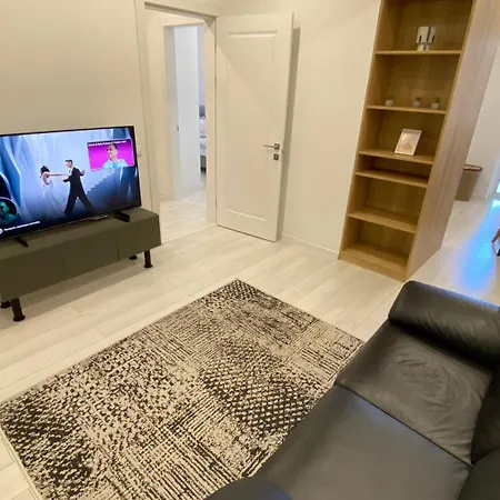 Apartment Rentnow White And Cozy In Center, Parking